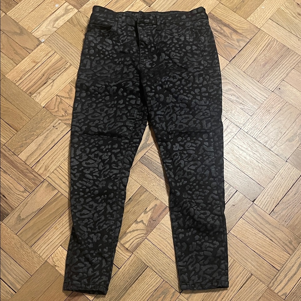 Joe's Jeans  black with Charcoal Leopard Print Skinny Jeans size 31